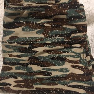 Lularoe Camo Print OS Leggings